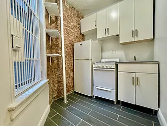 Rented by R New York