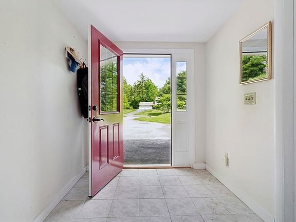 3rd image of 29 Blodgett Brook Road