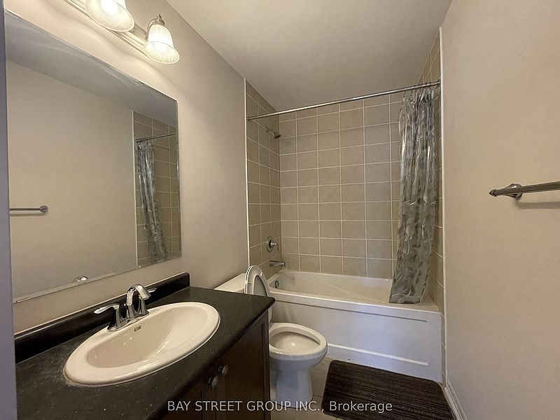 Oakville Townhouse for rent - 4 Bedrooms — photo 16