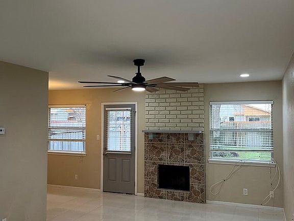 5th image of 225 Glenbrook Dr