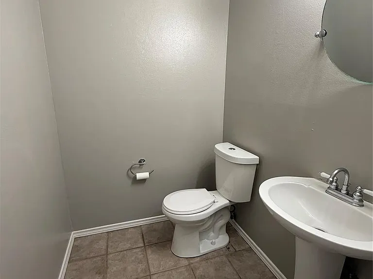2521 Crosstimbers St #K3 — Photo 3