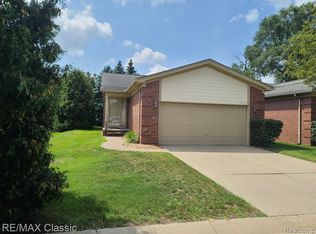 26105 Ranger Ave, Warren, MI 48091