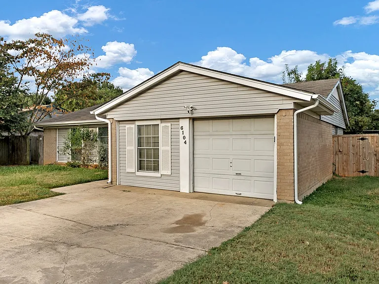 6104 Kelly Elliott Rd — Photo 6