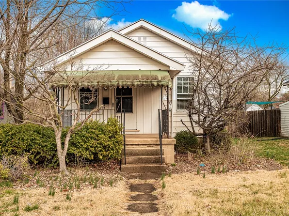 1047 W Dorothy Ln, Kettering, OH 45409