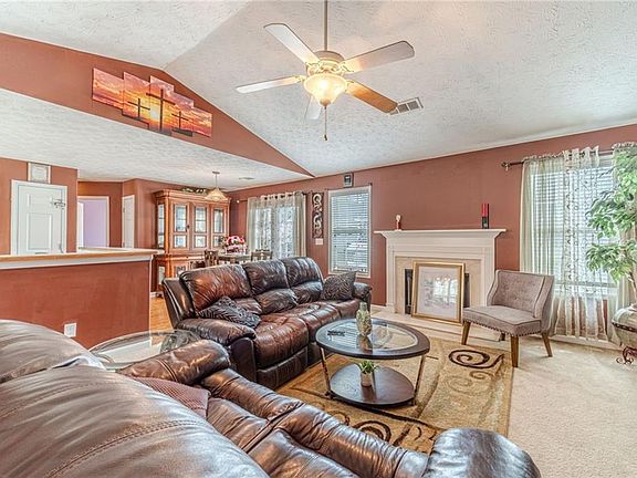 5th image of 1185 Wendy Way