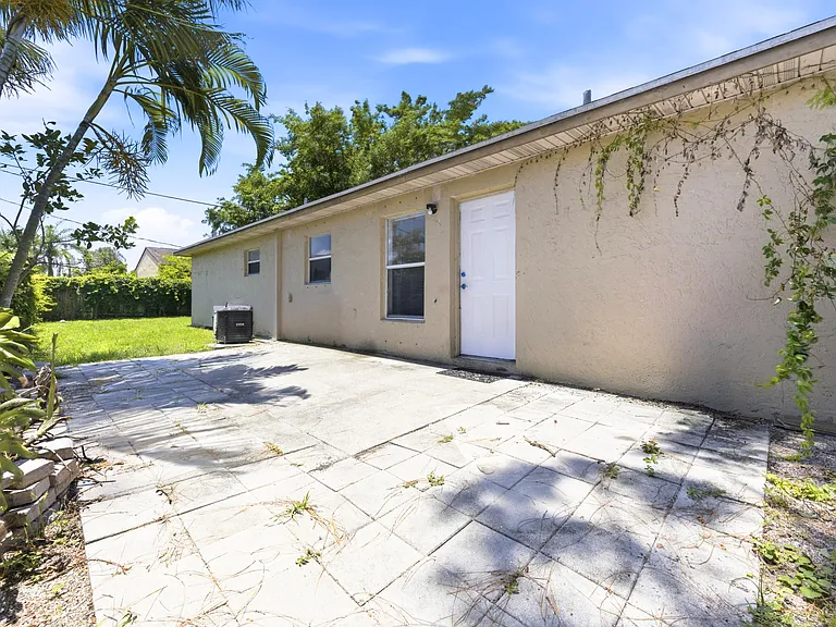 6088 Heather St — Photo 17