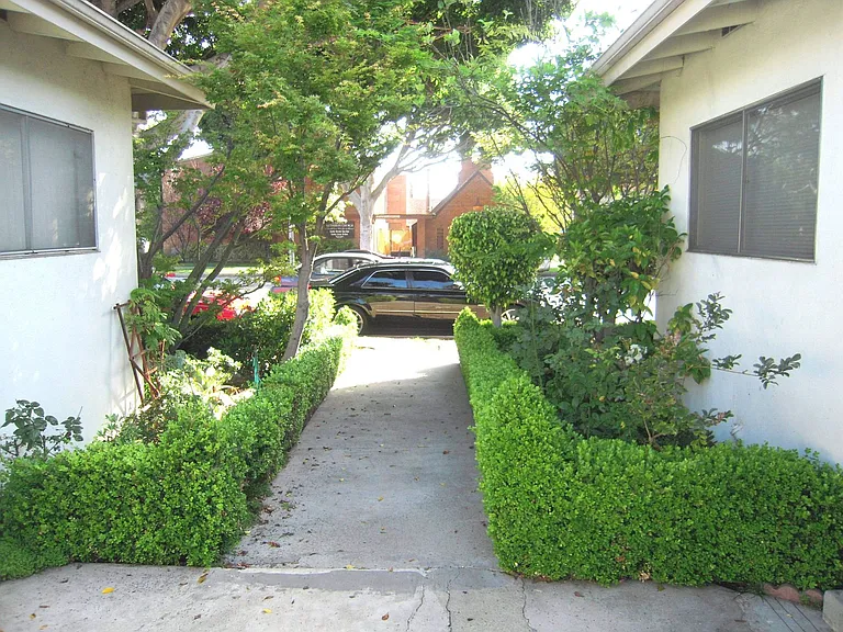 o4430 — Photo 3