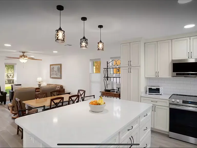 8201 Forest Ridge Dr — Photo 24