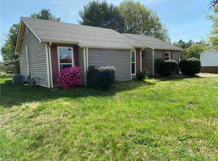 7529 Greenmeadow Dr, Tobaccoville, NC 27050