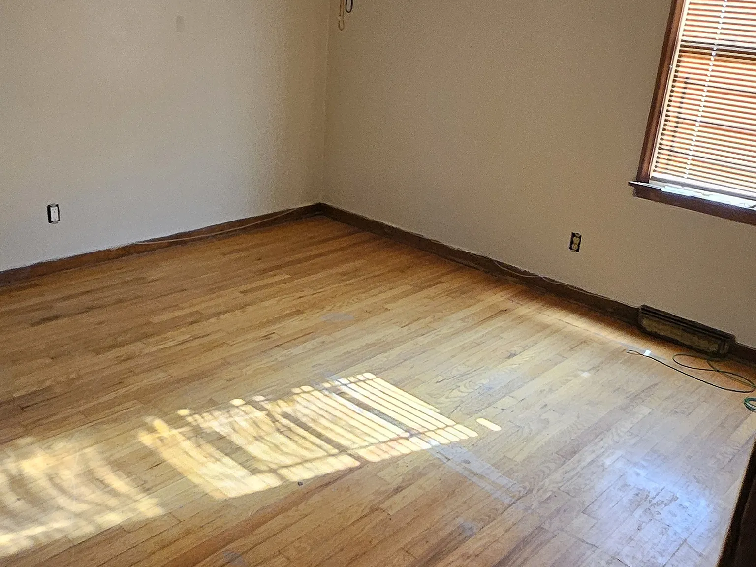 3 bed, 2.5 bath, 1200 sqft, $1,300 — Photo 3