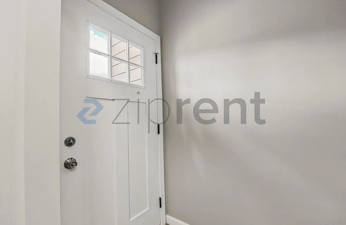 4 bed, 1500 sqft, $3,200 — Photo 4