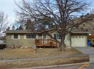2114 Rio Dr, Rapid City, SD 57702