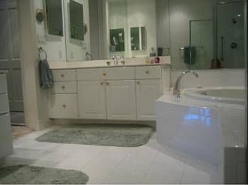 5th image of 200 NE 14th Ave APT 4