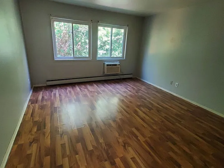 4635 S. 23rd Street - 12 Unit + Parking Lot — Photo 8