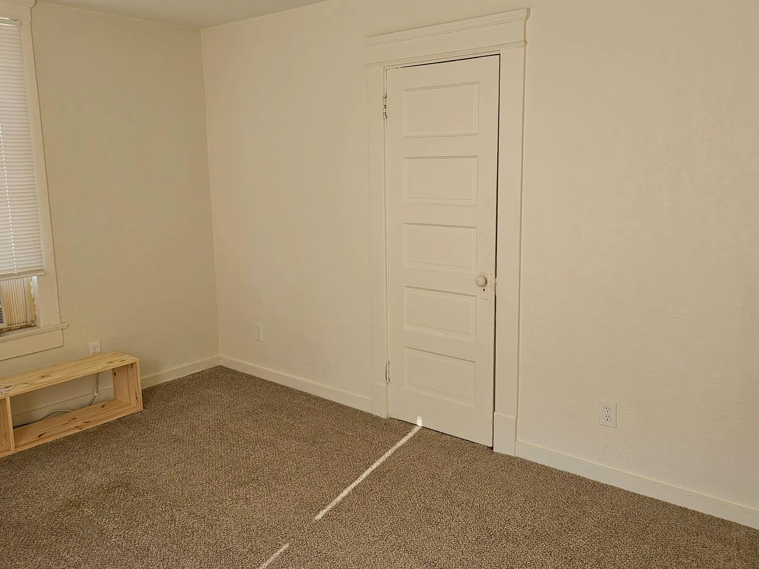 435 Benton Ave — Photo 4