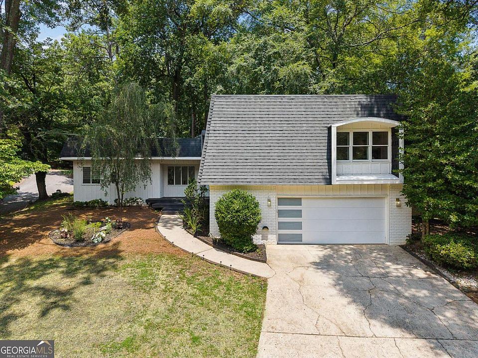 1st image of 700 Cedar Knoll Dr