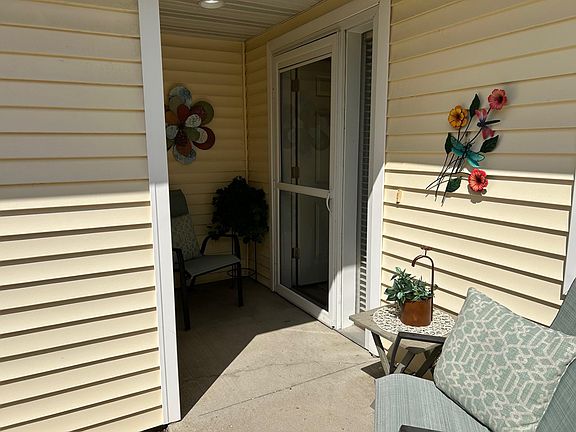 3rd image of 1453 Belsly Blvd