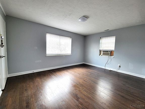 4th image of 1808 Crest Hill Ave