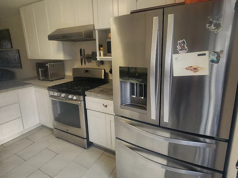 4350 Clairemont Dr — Photo 13