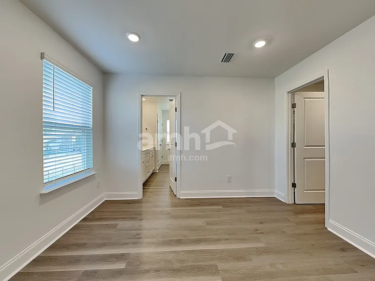416 Armstrong Curv — Photo 11