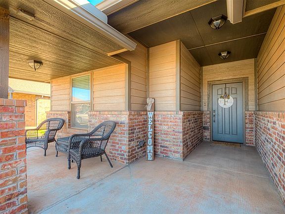 2nd image of 3904 Idylbreeze Dr