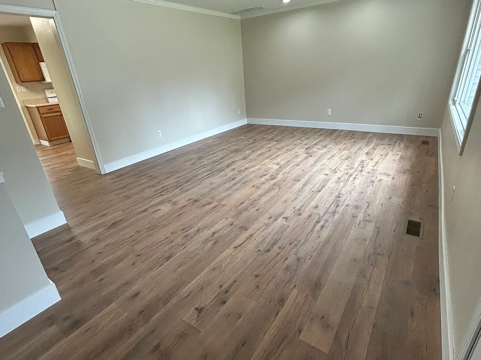 3 bed, 1.5 bath, 1580 sqft, $1,875 — Photo 2
