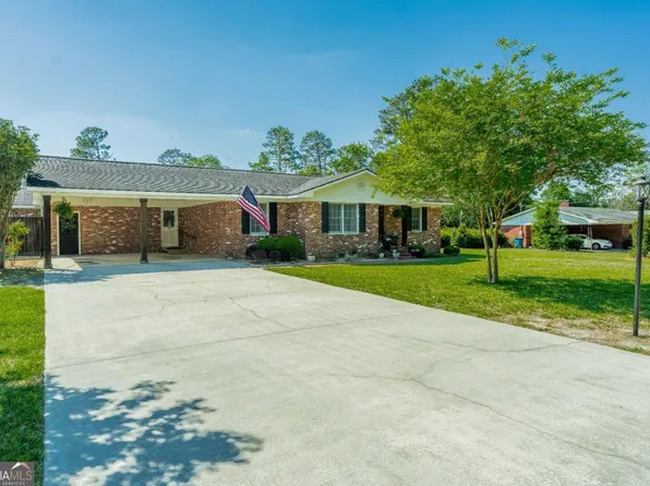 1617 Windsor Dr, Waycross, GA 31501
