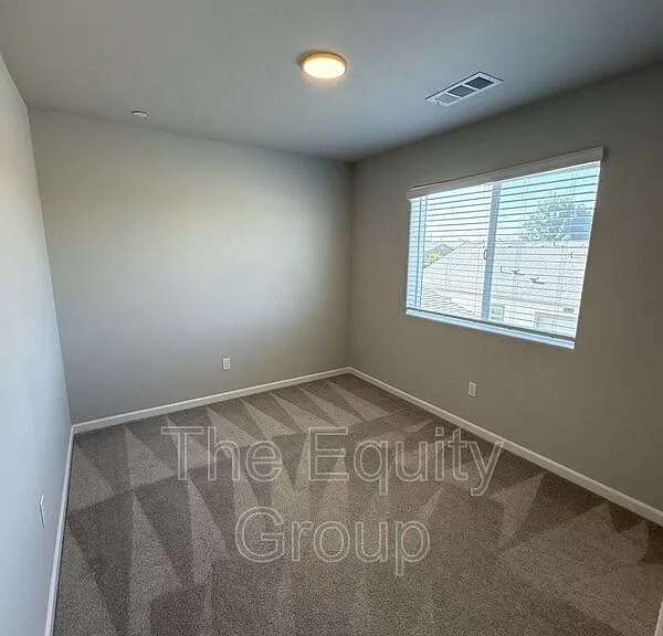 505 S Summit St #103 — Photo 9