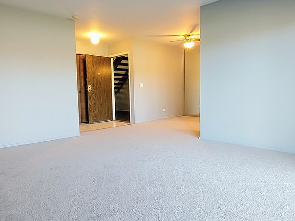 4th image of 226 Arrowwood Ct Unit D1