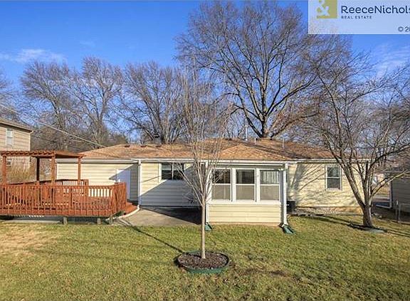 3rd image of 10208 Maple Dr
