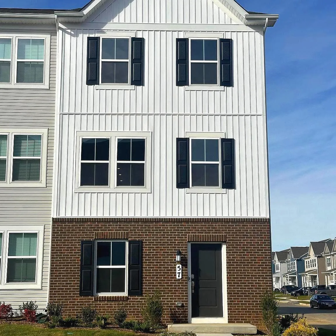 3 bed, 4.0 bath, 1784 sqft, $2,150 — Photo 1