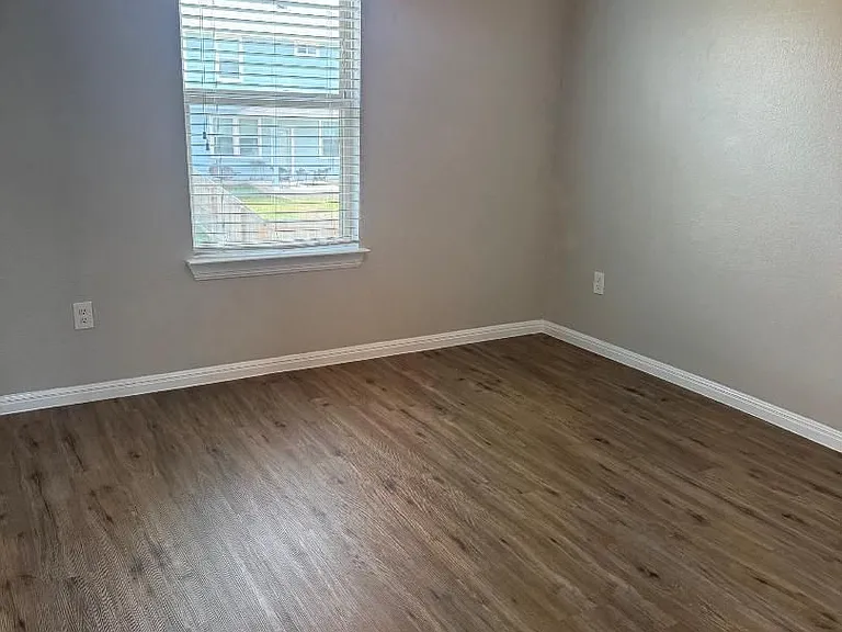 232 Triumph Rd — Photo 10