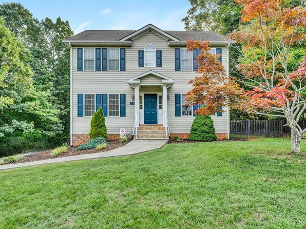 1049 Jewel Trl, Moneta, VA 24121