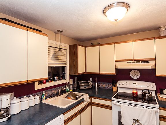 5th image of 608 Pinewood Dr