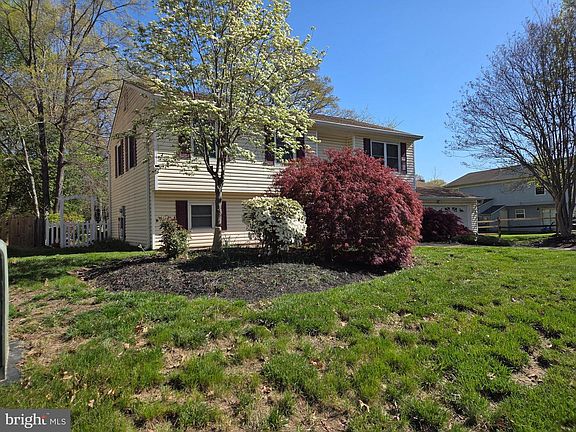 3rd image of 3090 Huntington Cir