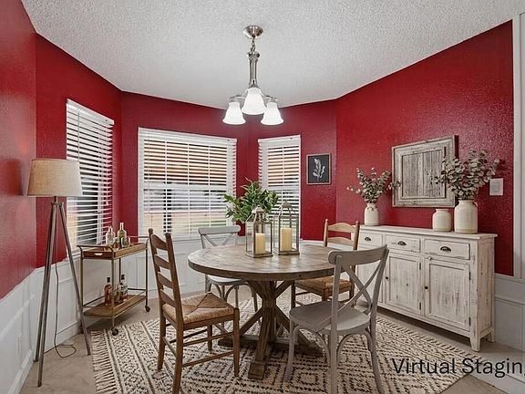 3rd image of 823 New Castle Ct