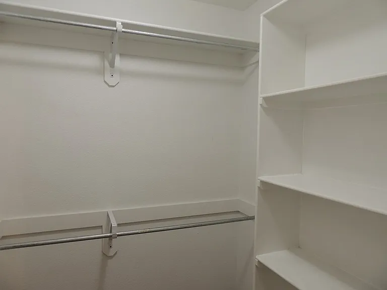 5706 Champions Dr — Photo 15