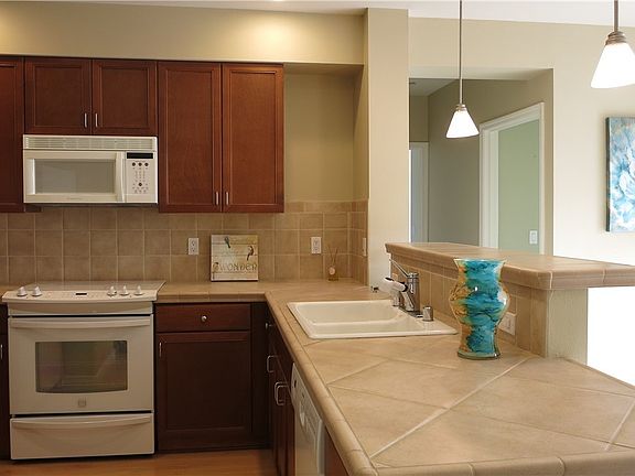 2nd image of 11004 NE 11th St APT 505