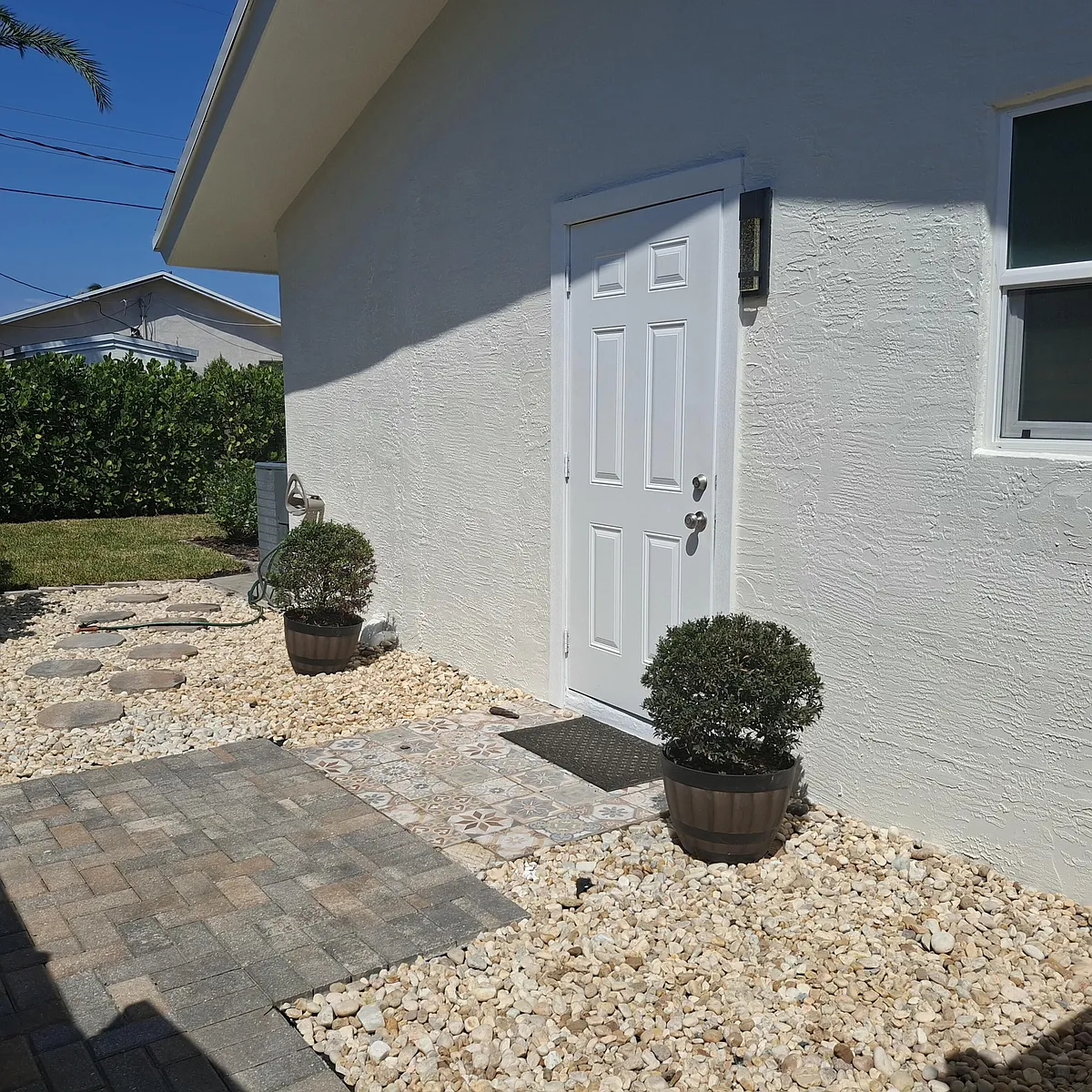 Building Photo - 1097 Wilkinson Rd #B