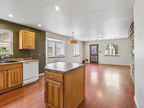 3rd image of 1322 Carriage Drive