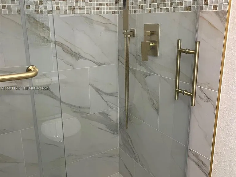 4211 Napoli Lake Dr #4211 — Photo 14