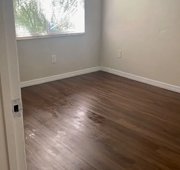 Port Tampa Flats — Photo 15