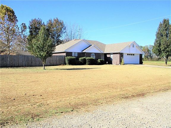 2nd image of 929 Thomas Dr