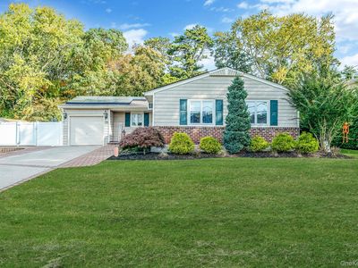 55 Wexford Drive, Oakdale, NY, 11769