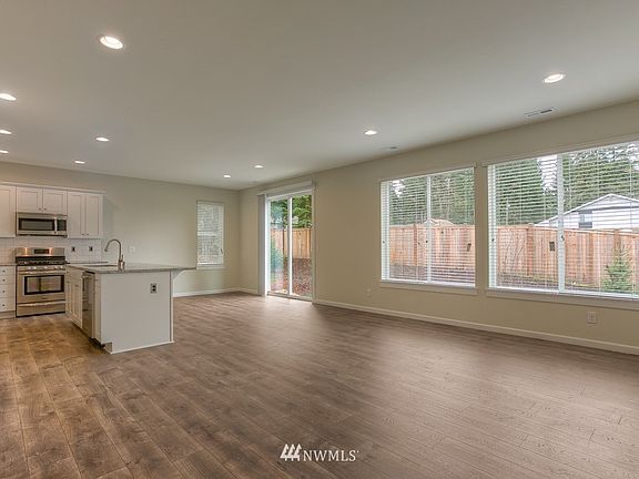 5th image of 4804 51st Avenue Ct W #2034