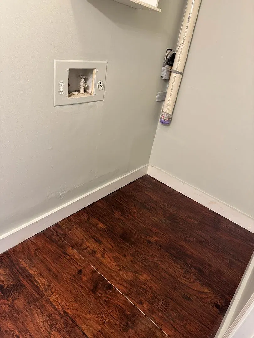 2 Bedroom, 1.5 Bathroom Apartment for Rent — Photo 2
