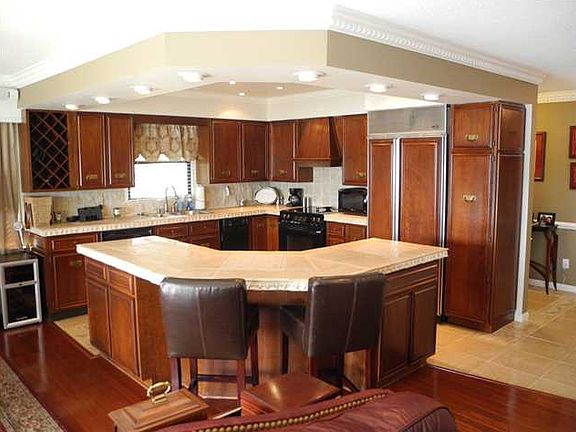 5th image of 4174 Lakeshore Ln #29