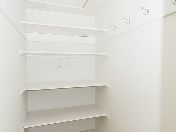 5th image of 915 Pierce St #305