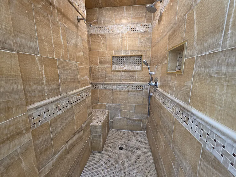 20758 Stephanie Dr — Photo 13