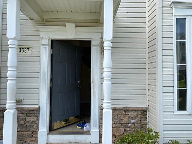 3587 Armory Ln